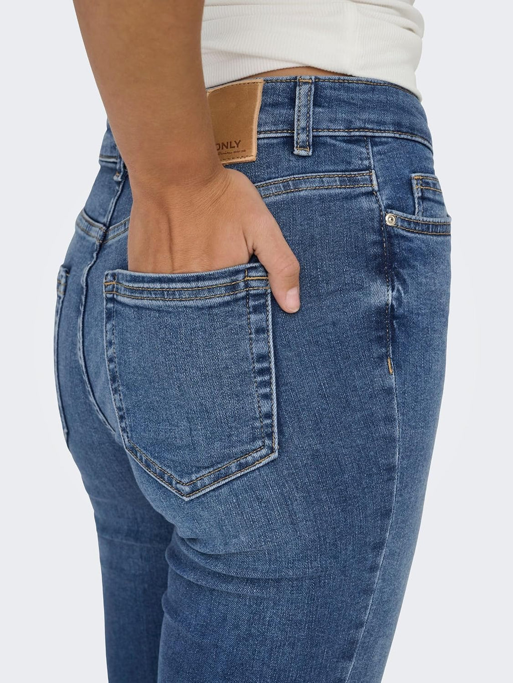 ONLY ONLBLUSH Damesjeans, flared fit, middelhoge taille, flared jeans