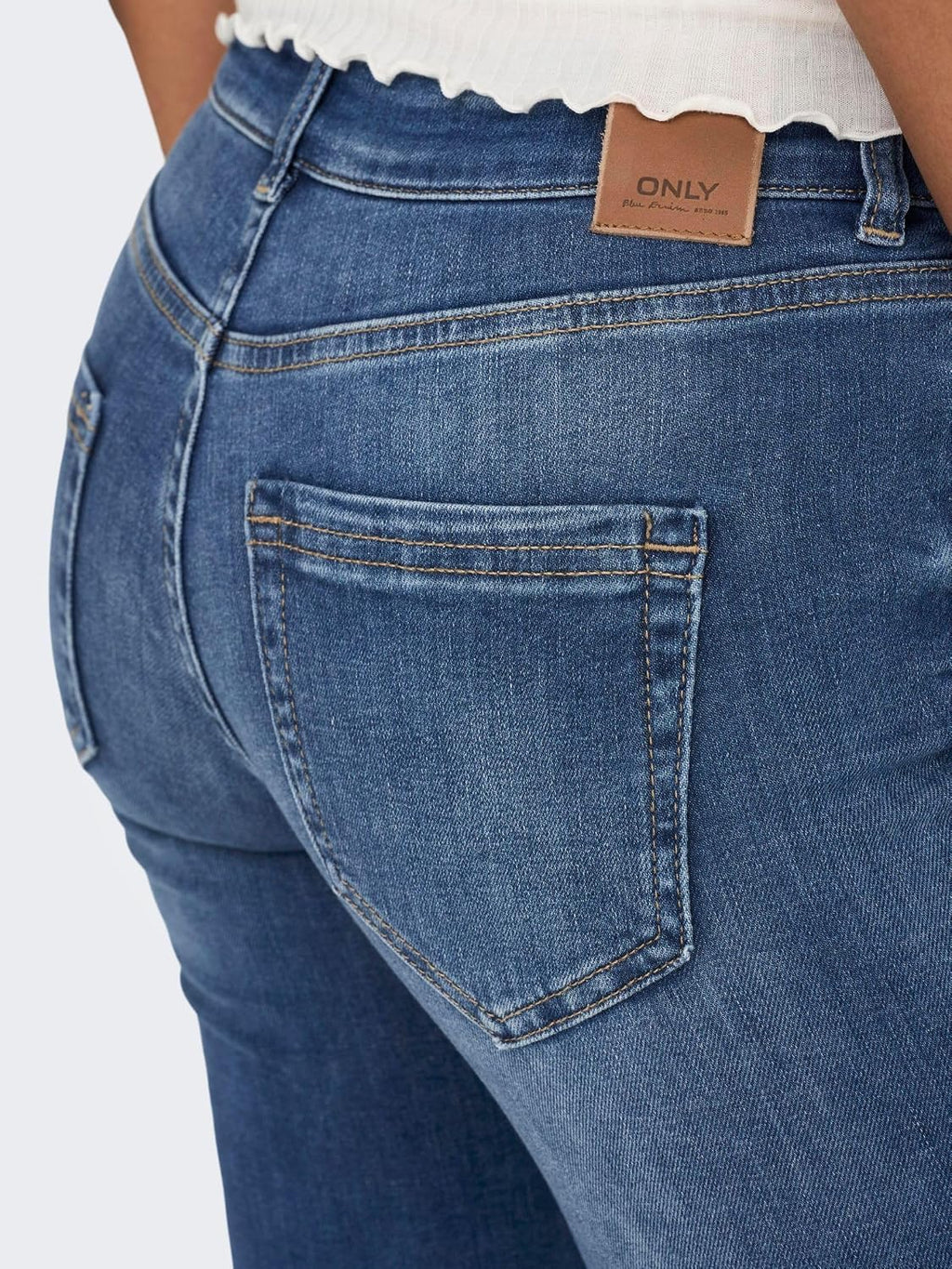 ONLY ONLBLUSH Damesjeans, flared fit, middelhoge taille, flared jeans